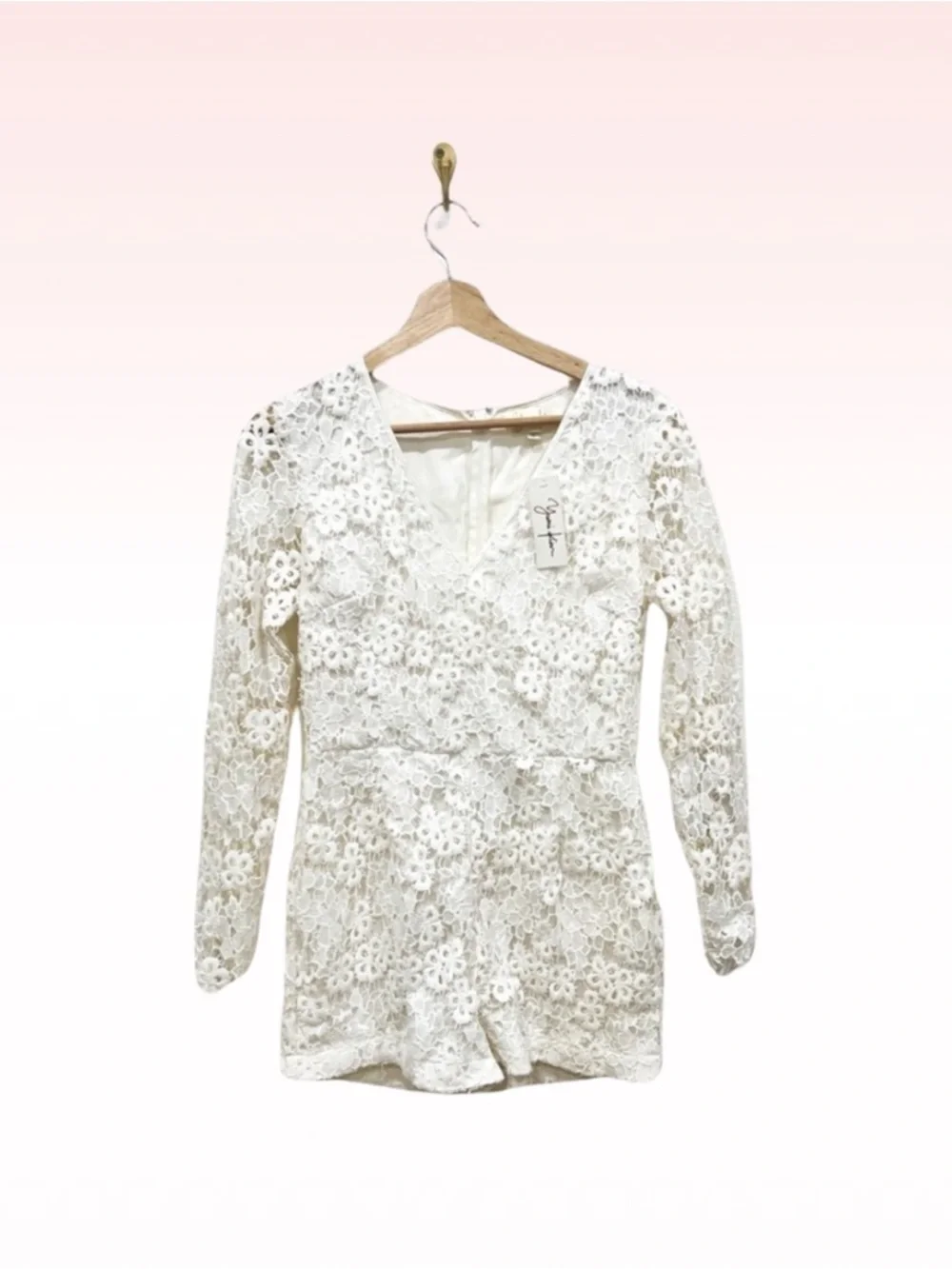 Nwt YUMI KIM White Lace Long sleeve Romper (Sz M)